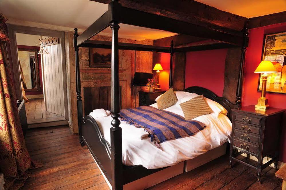 Black Swan Hotel Devizes Exterior photo